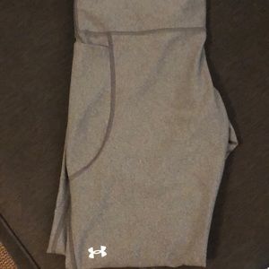 Women’s grey UA leggings